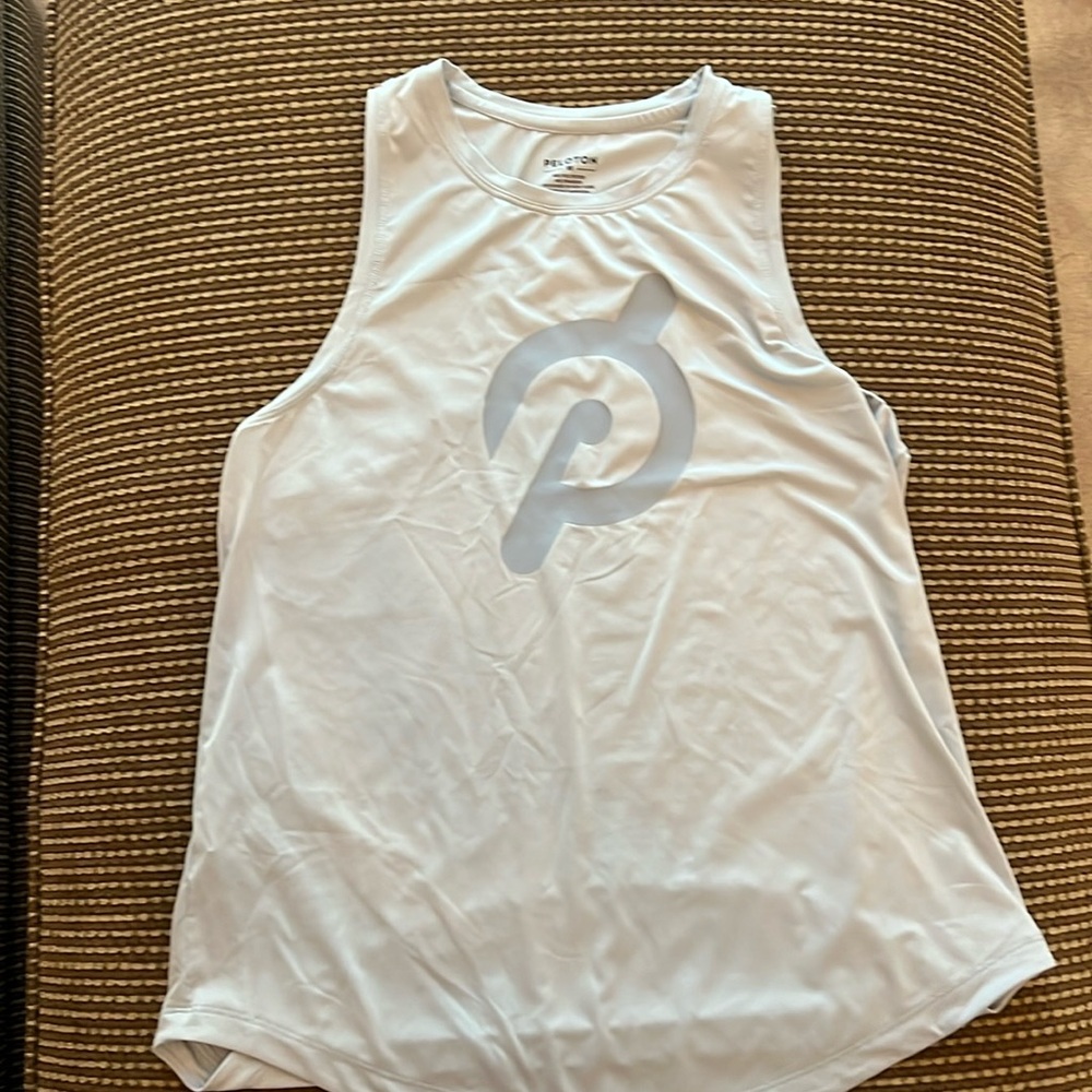 EUC Peloton Distance Shirttail Tank Size XS